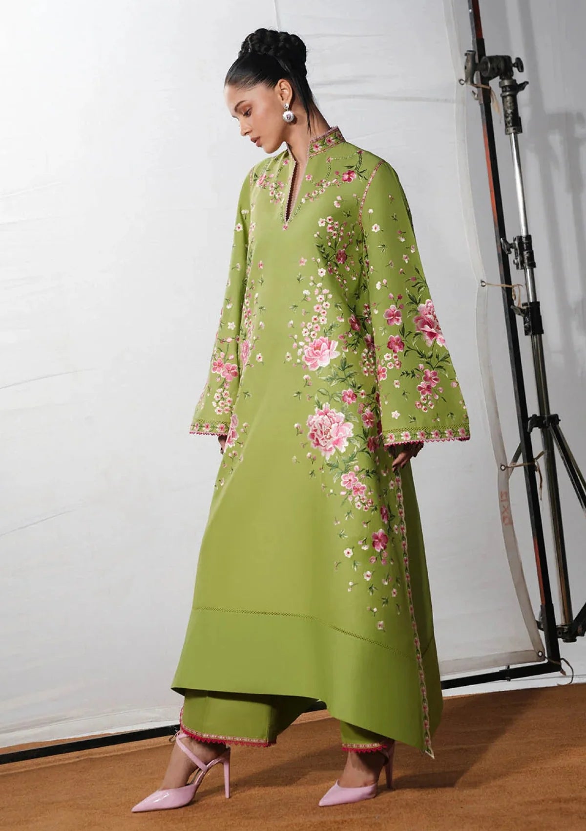 Lawn - Jugnu by Hussain Rehar - The Reserved View