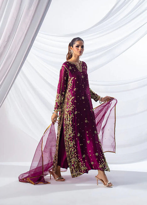 Expressive Magenta – Elegant Design